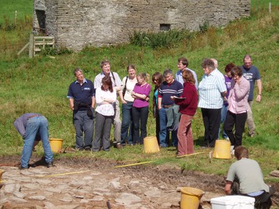 Observing a dig